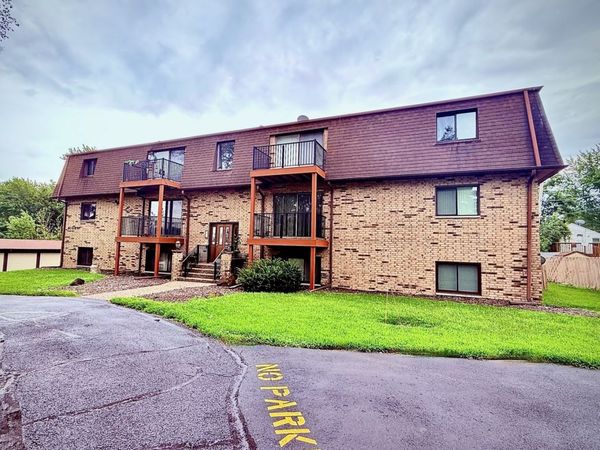 5102 25th Ave Court , Unit 201, Moline, IL 61265