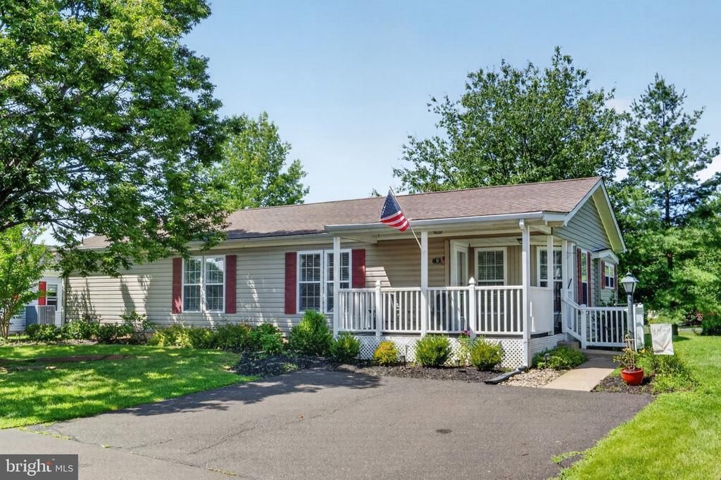 9 AZALEA COURT, NEW HOPE, PA 18938