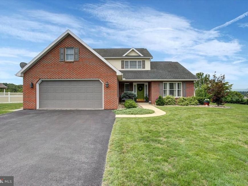 1732 Bell Avenue, Chambersburg, PA 17202 Main Photo