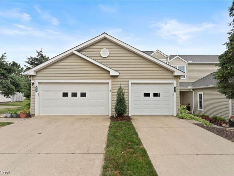 838 Overlook Ridge Drive , Unit 838, Cleveland, OH 44109 Photo 2