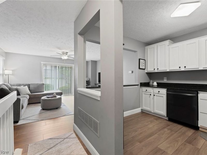 838 Overlook Ridge Drive , Unit 838, Cleveland, OH 44109 Photo 5