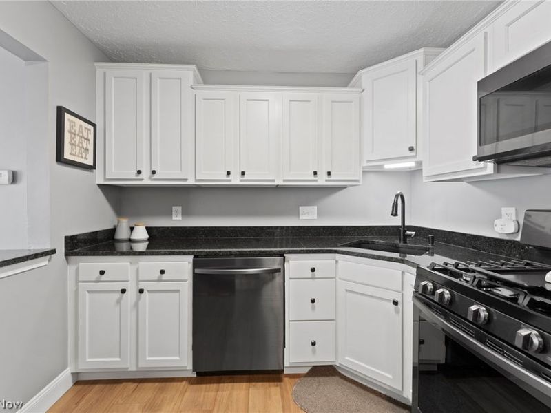 838 Overlook Ridge Drive , Unit 838, Cleveland, OH 44109 Photo 6