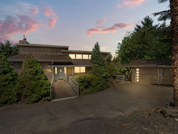 1459 Highcrest Drive, Medford, OR 97504