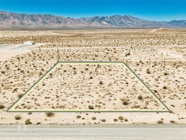 9160 S Raymond Street , Pahrump, NV 89048