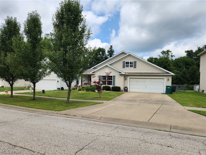 425 Harvest Drive , Ravenna, OH 44266 Photo 2