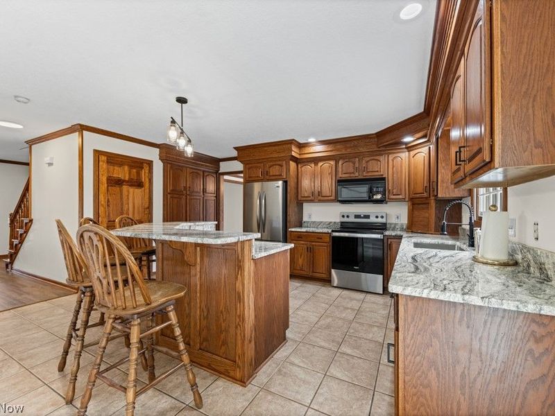 6962 Mapleridge Circle NW, Canton, OH 44718 Photo 9