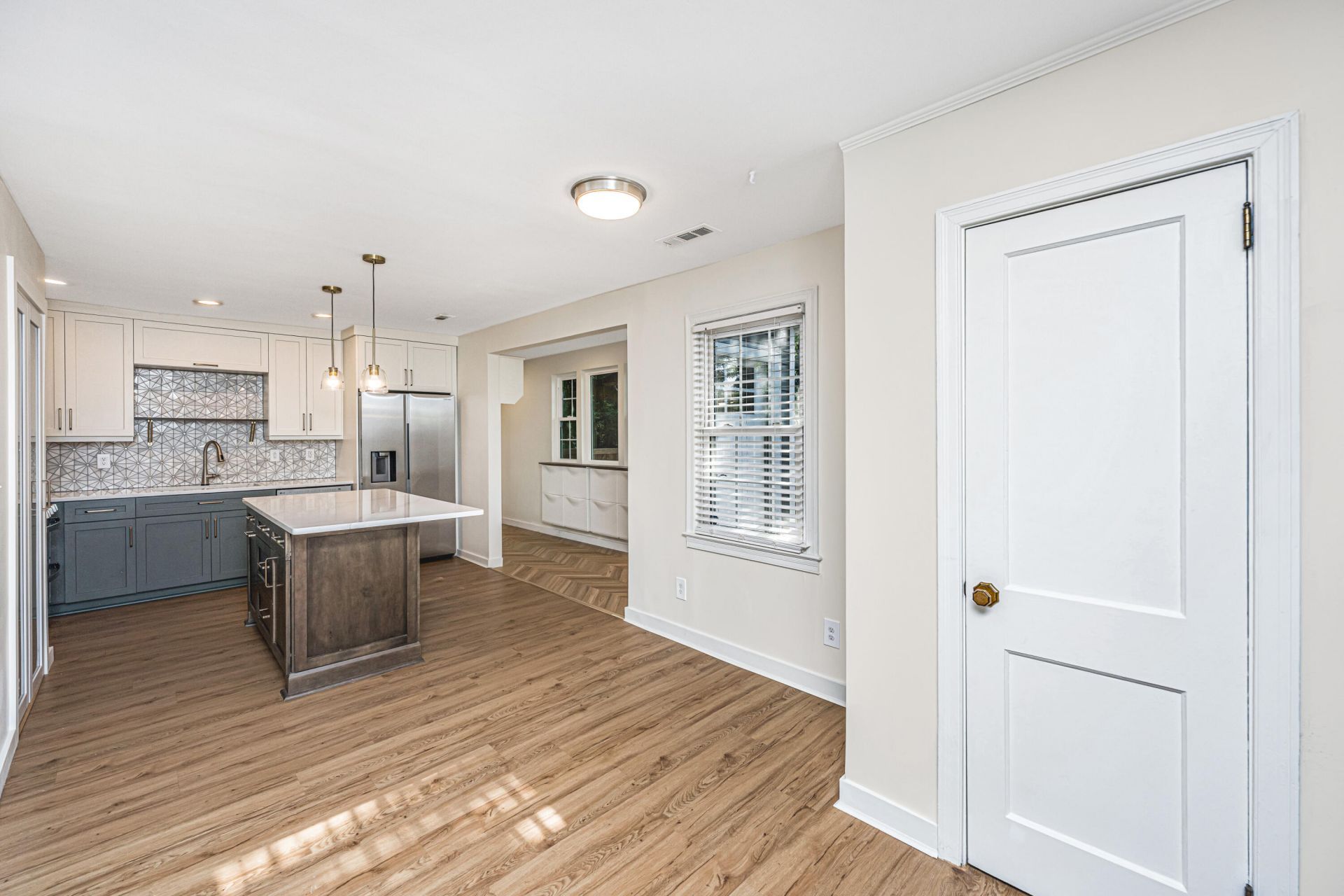 5078 Walker Street Photo 11