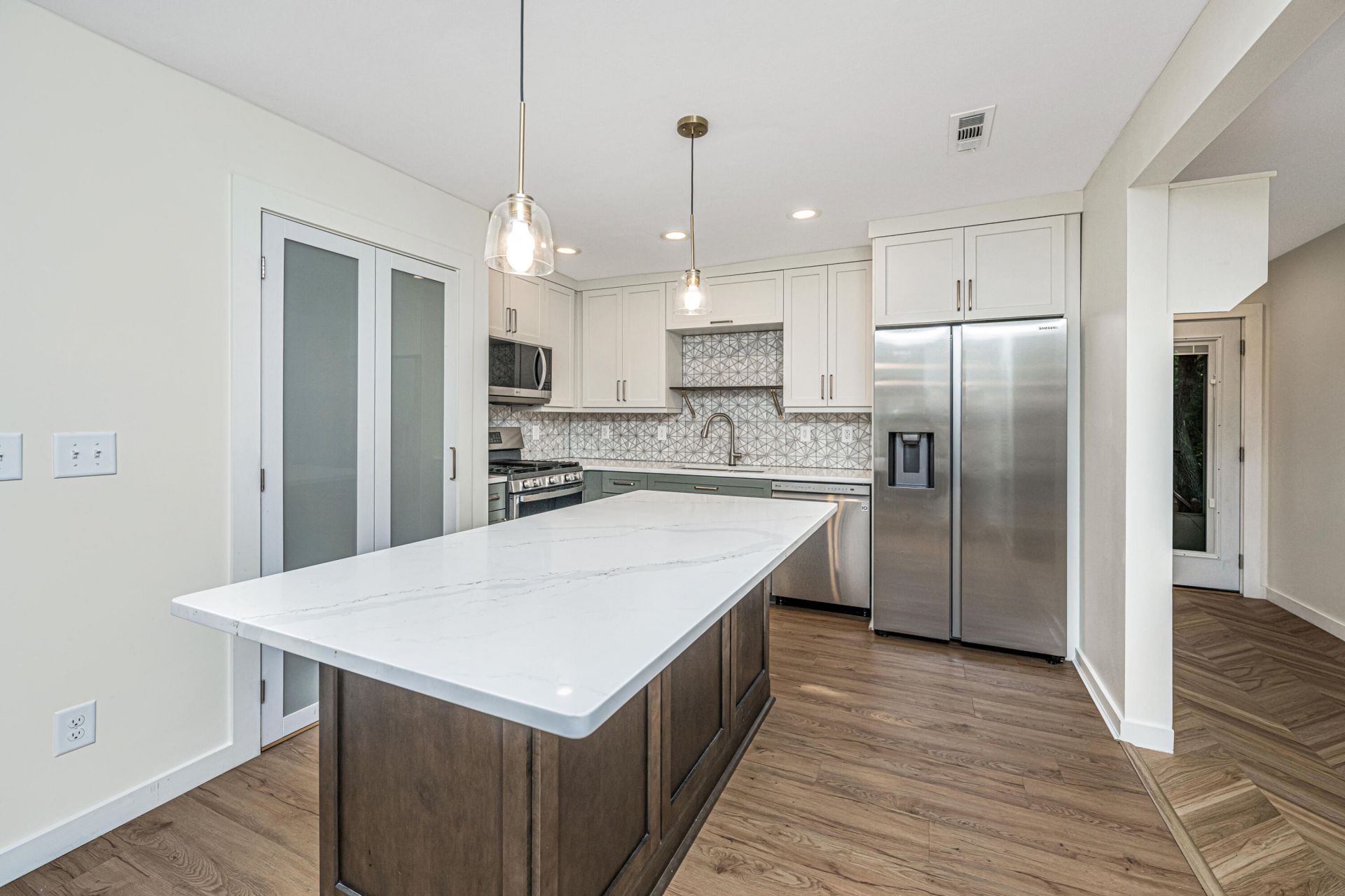 5078 Walker Street Photo 12
