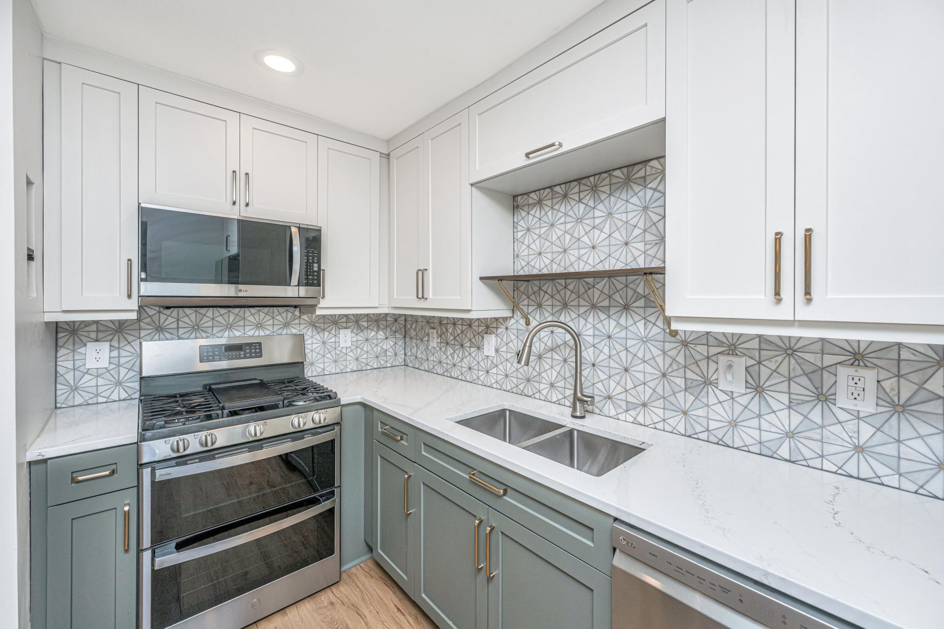 5078 Walker Street Photo 13