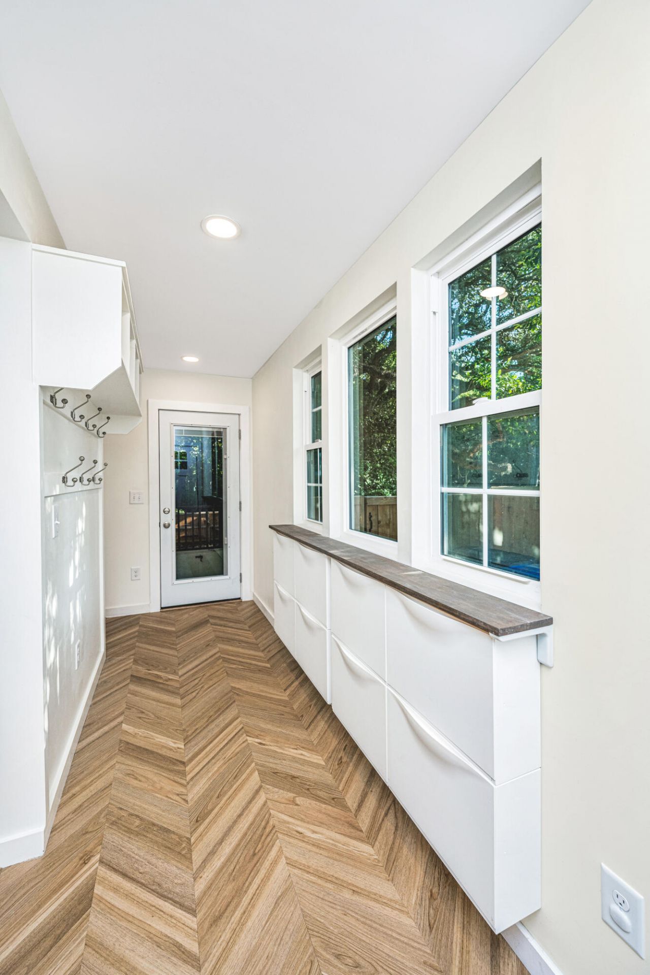 5078 Walker Street Photo 18