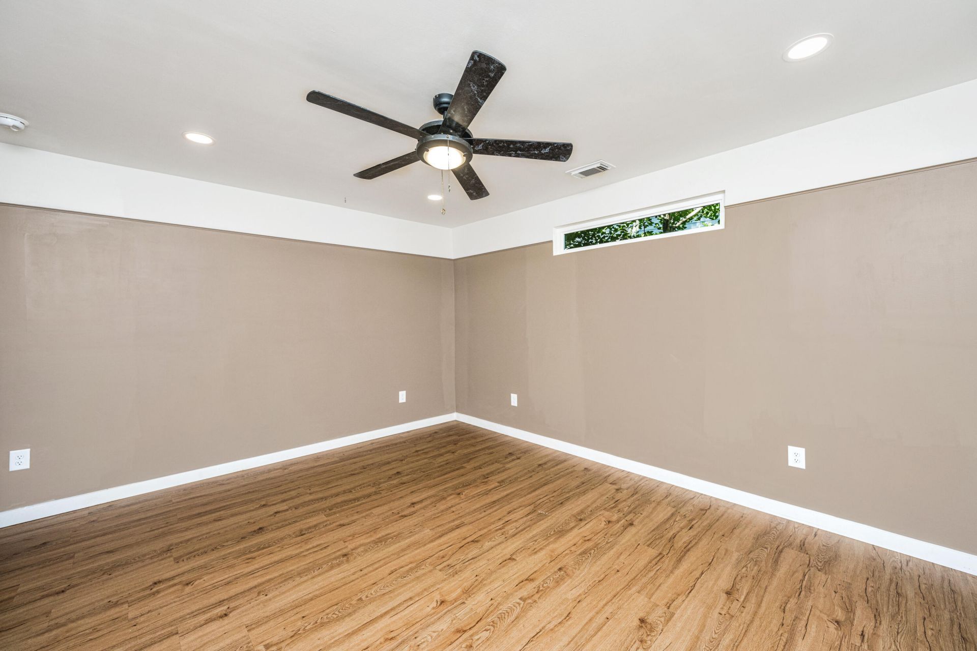 5078 Walker Street Photo 22