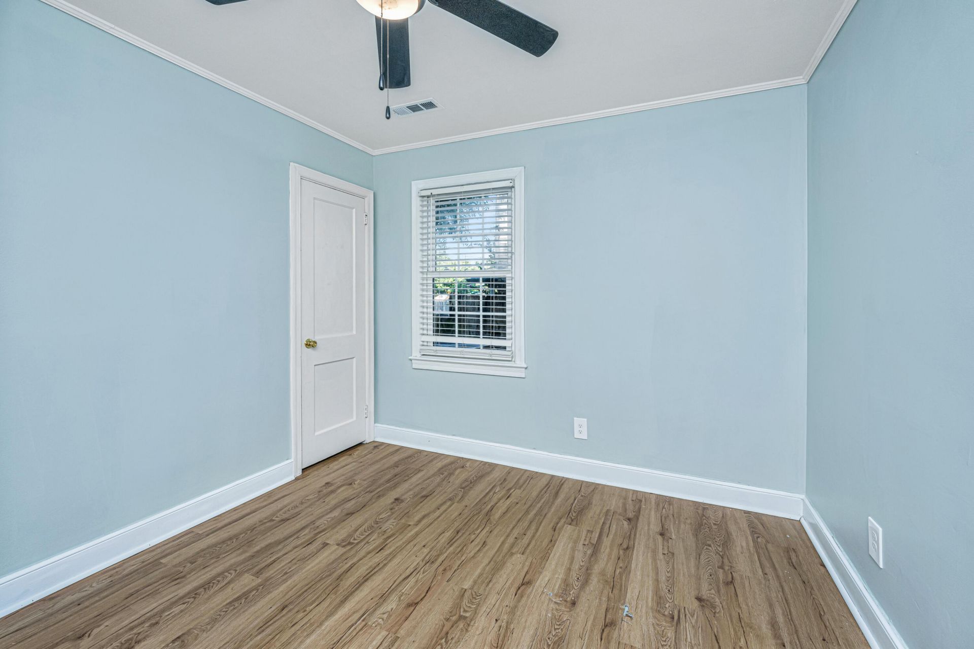 5078 Walker Street Photo 32
