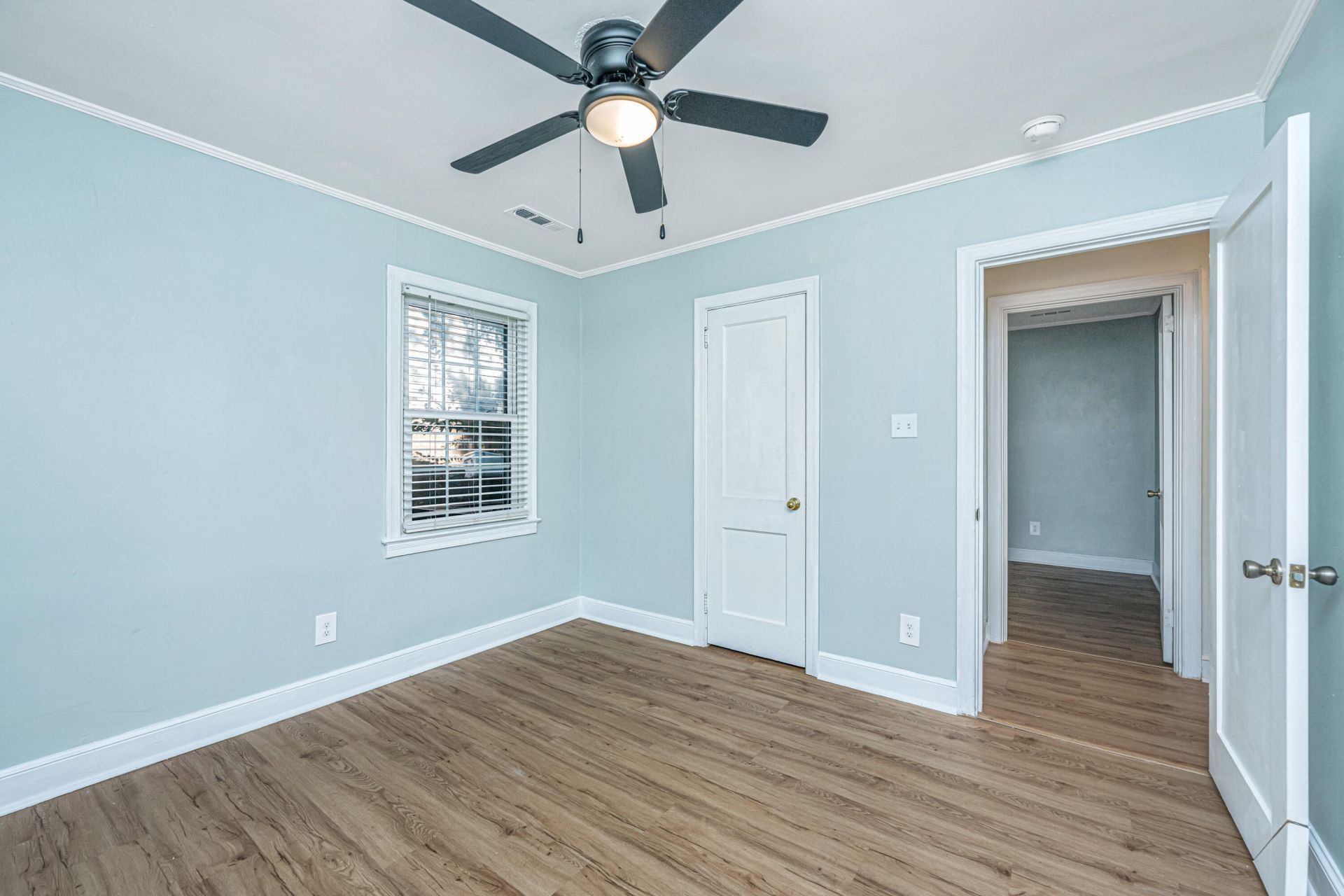 5078 Walker Street Photo 36