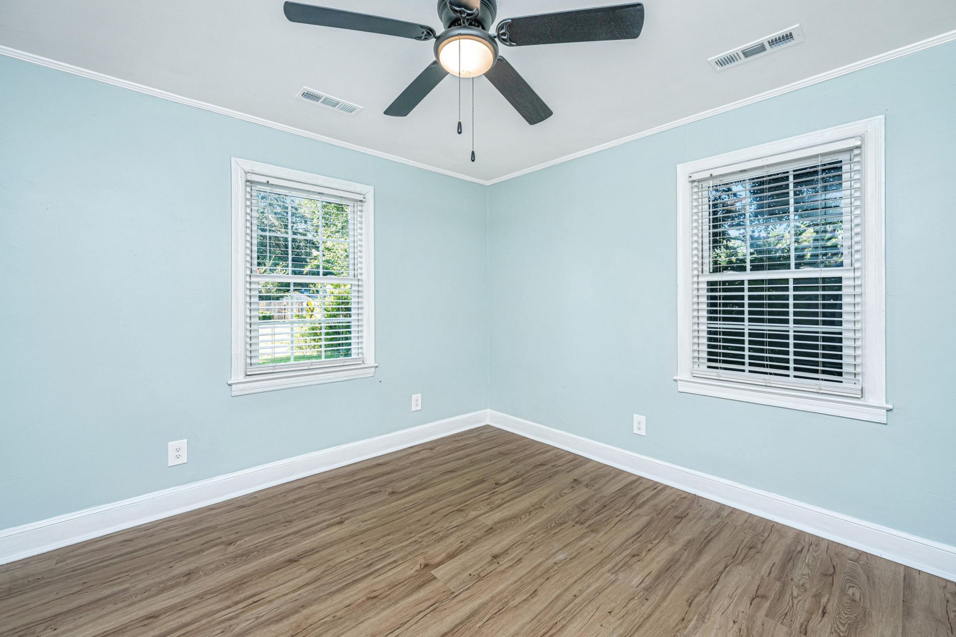 5078 Walker Street Photo 37