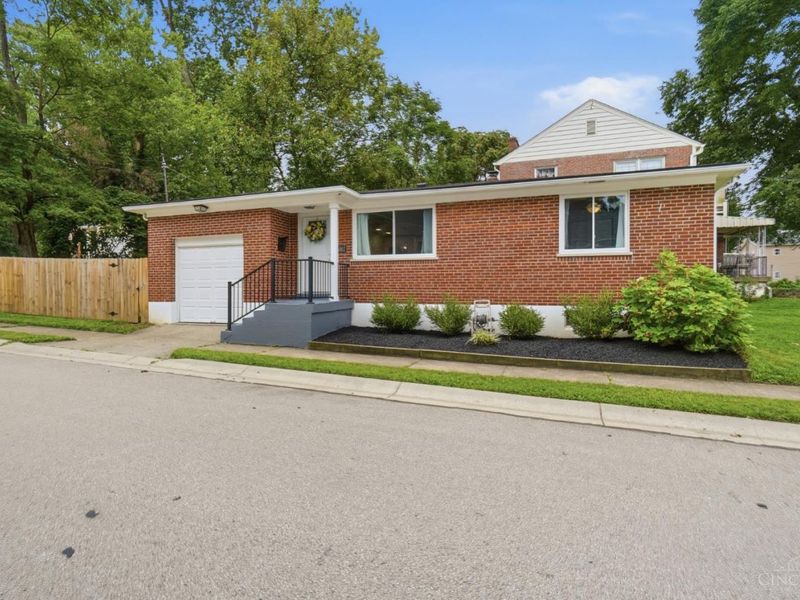 6002 High Street, Fairfax, OH 45227 Photo 2