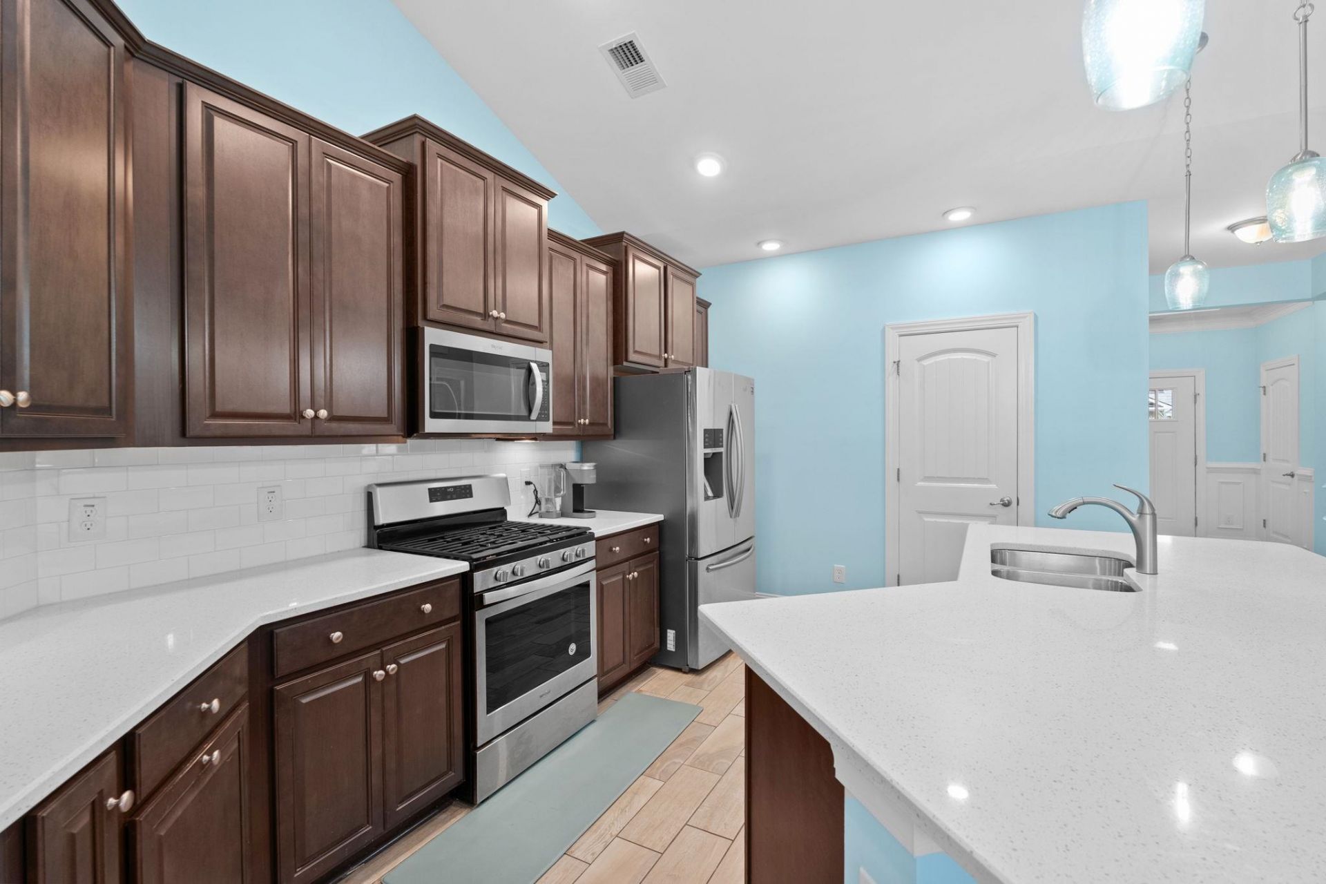 783 Berkshire Ave. Photo 24