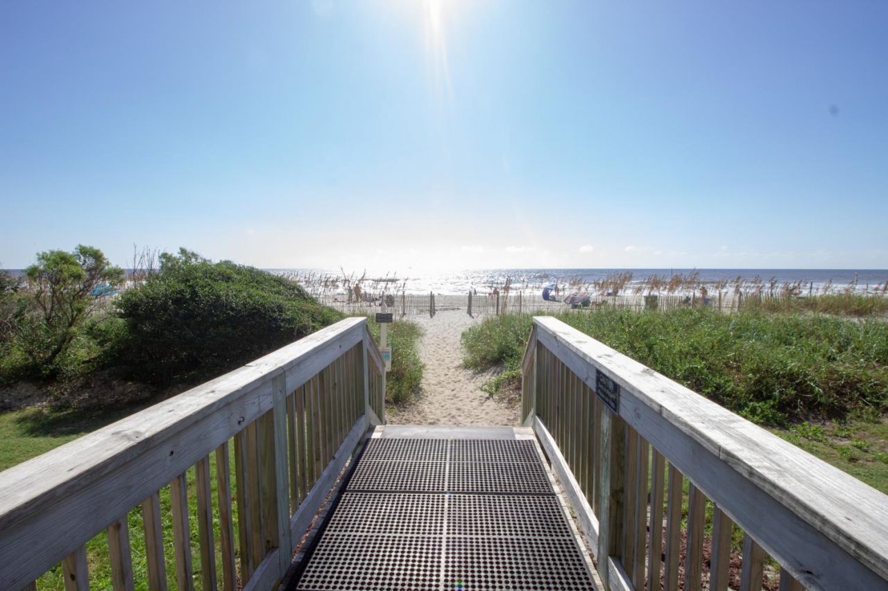 2401 S Ocean Blvd. Photo 31