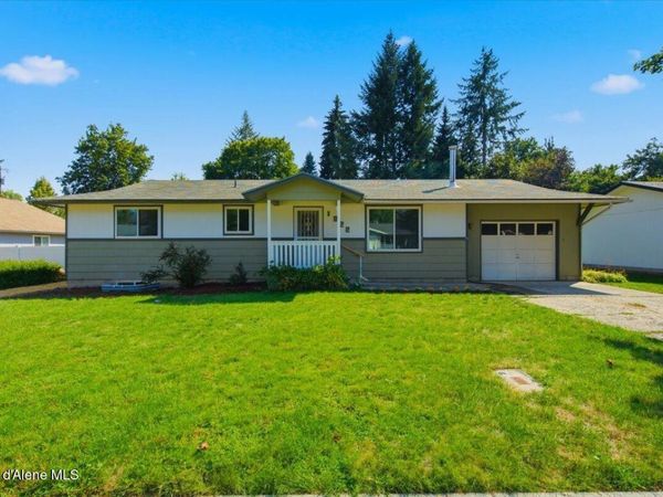 1922 E Saint Maries AVE , Coeur d'Alene, ID 83814