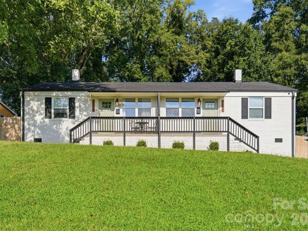 3019 Columbus Circle , Charlotte, NC 28208
