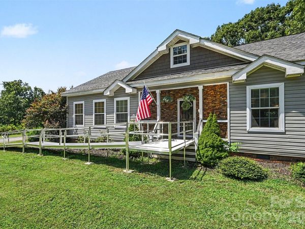 140 Broome Farm Lane, Mooresville, NC 28115