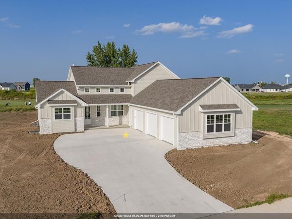 122 BECKERAE COURT, Wrightstown, WI 54180