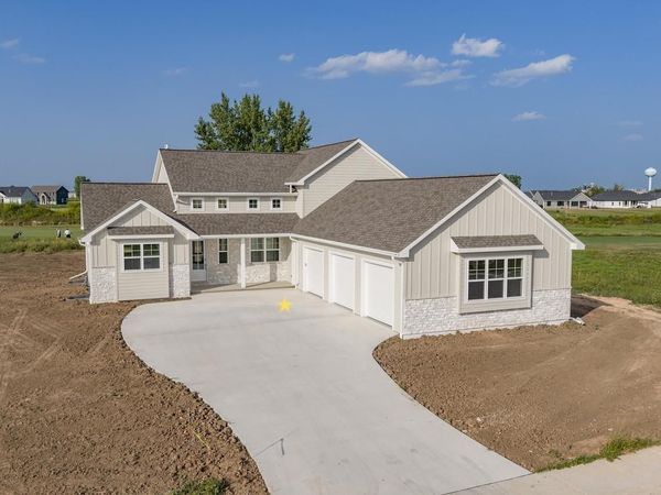 122 BECKERAE COURT, Wrightstown, WI 54180