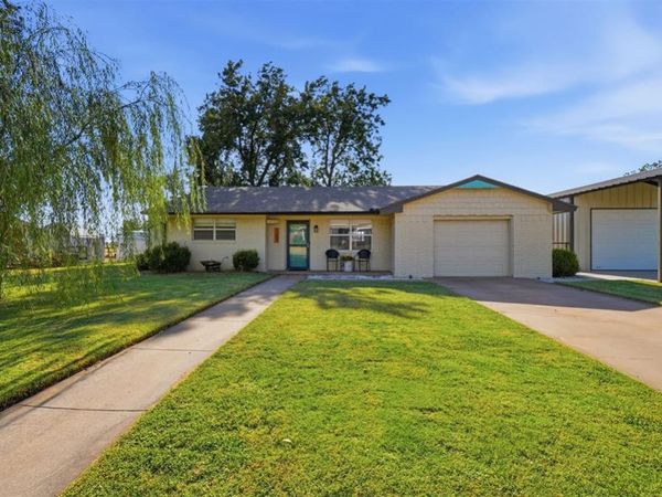 107 Fairview Lane, Tipton, OK 73570