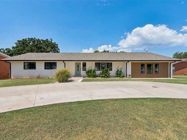 115 Moorman Drive, Chandler, OK 74834