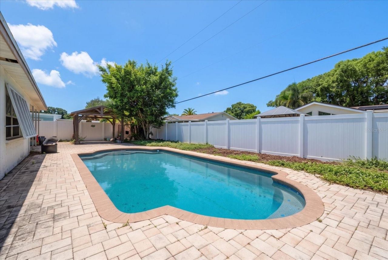 10928 118th Street , Seminole, FL 33778 Photo