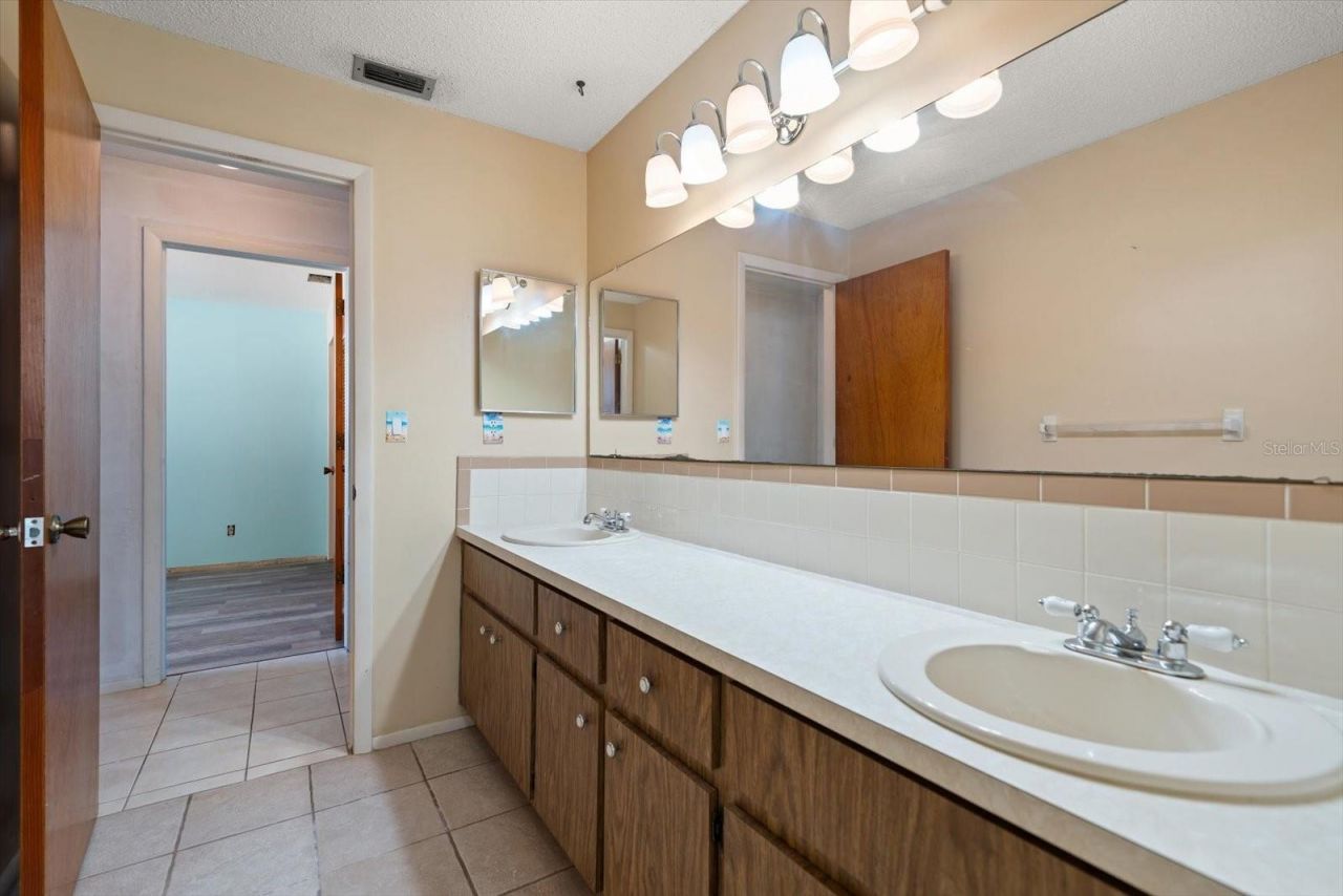 10928 118th Street , Seminole, FL 33778 Photo