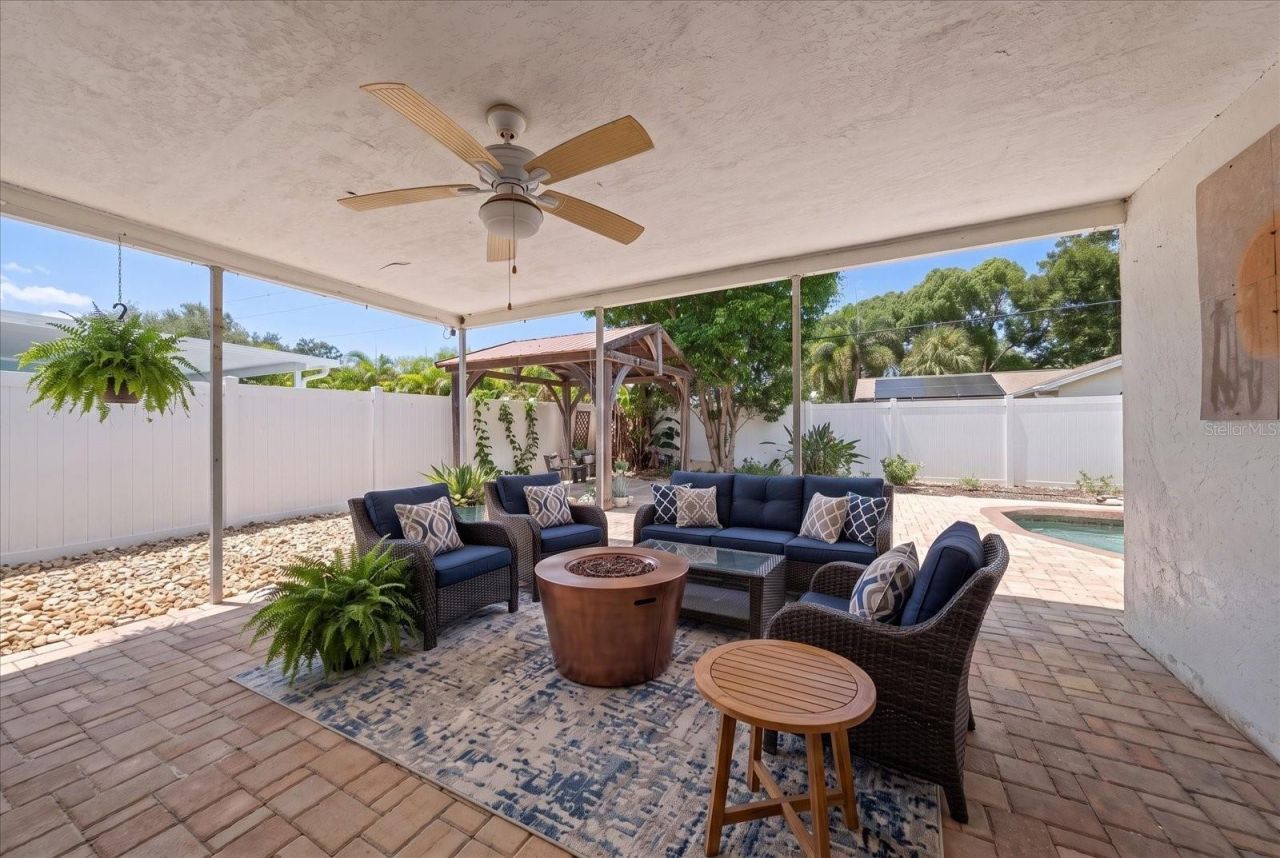 10928 118th Street , Seminole, FL 33778 Photo
