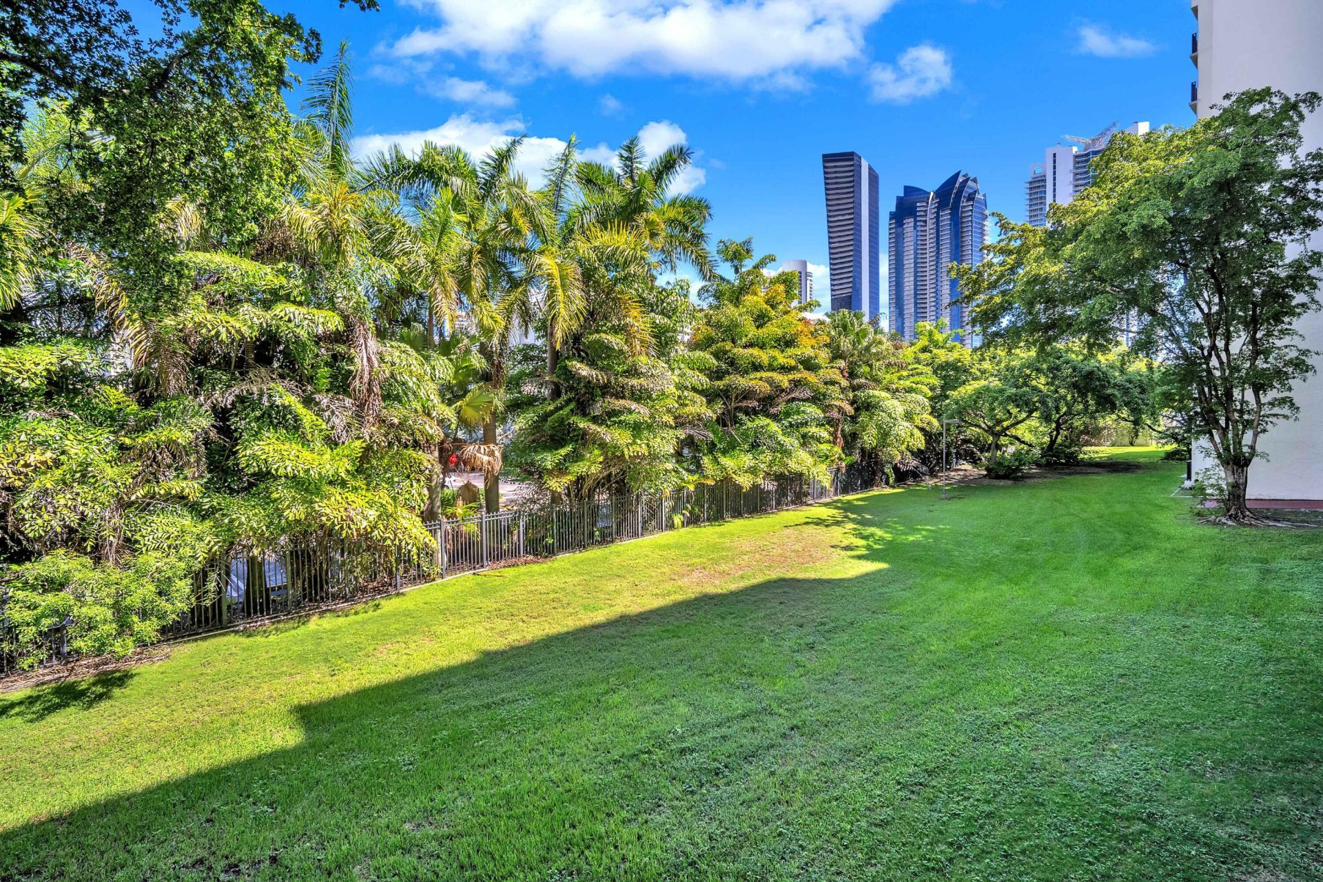 17021 N Bay Road, Unit 126, Sunny Isles Beach, FL 33160 Photo