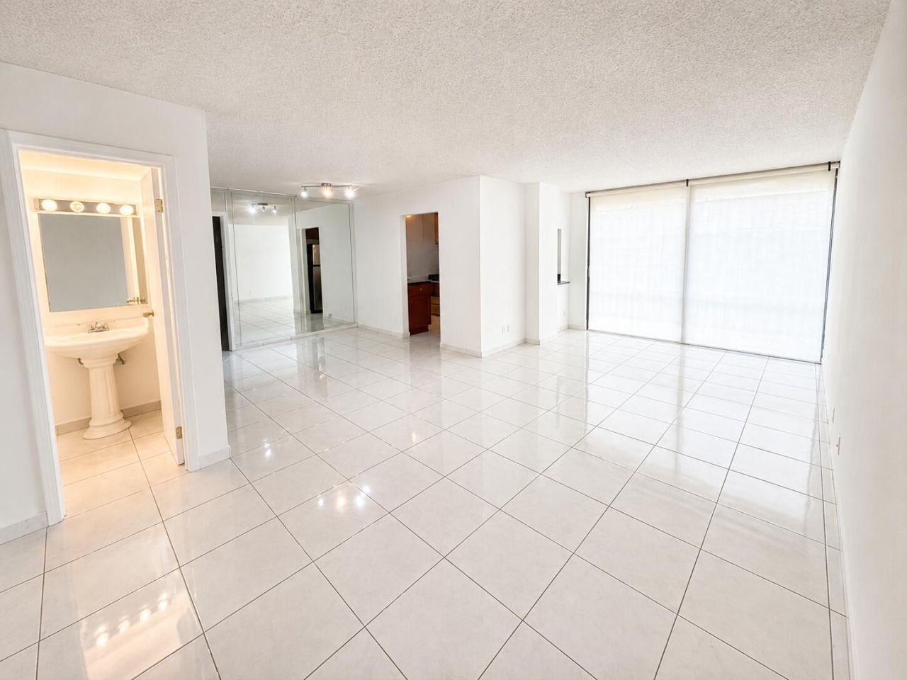 17021 N Bay Road, Unit 126, Sunny Isles Beach, FL 33160 Photo