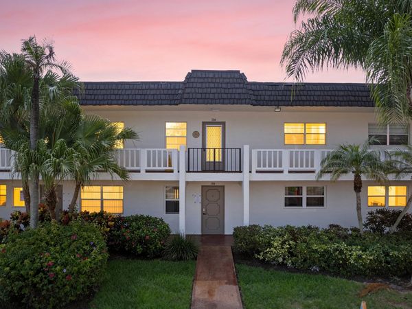 6 ABBEY Lane, Unit 206, Delray Beach, FL 33446