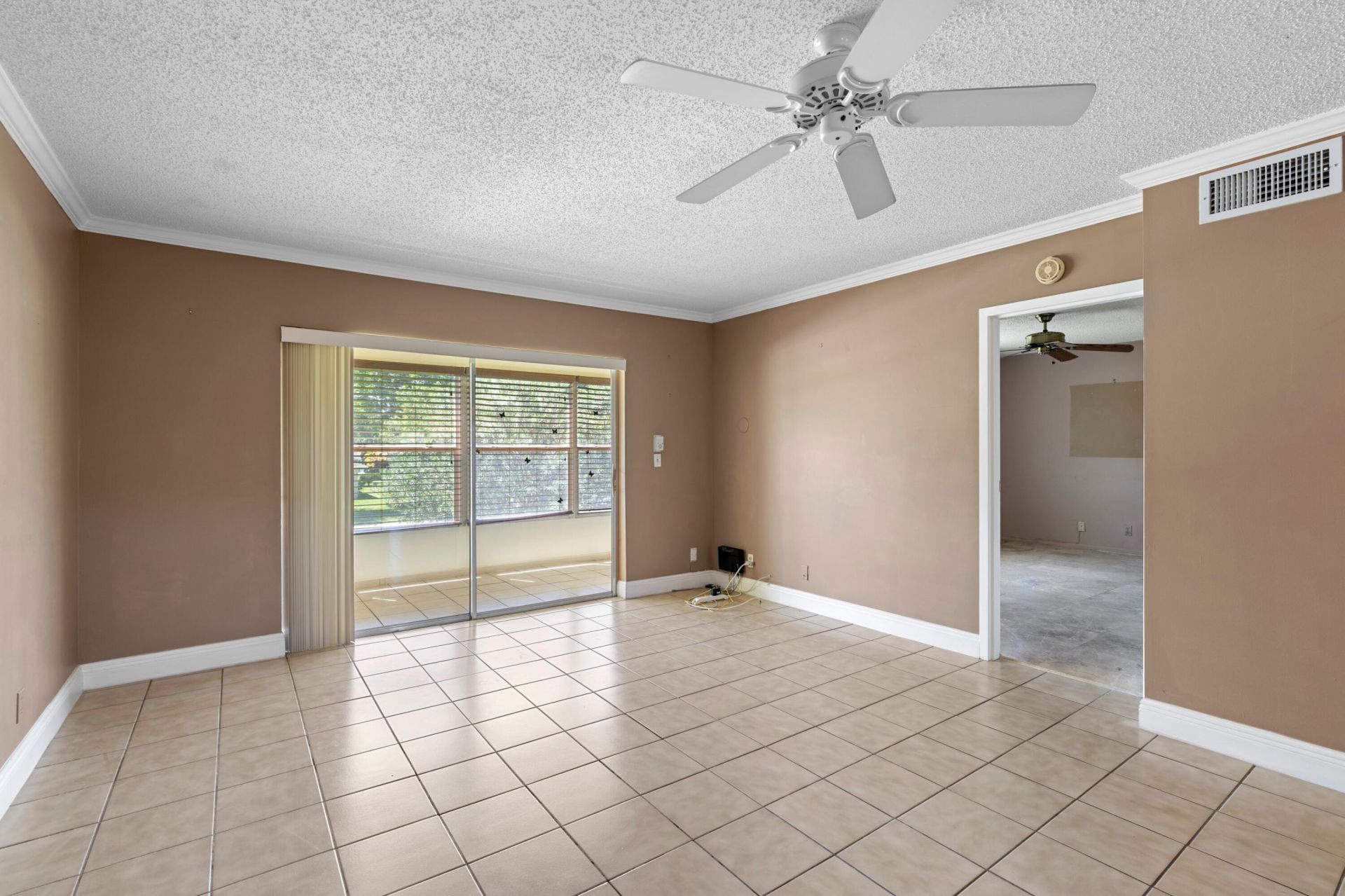 6 Abbey Lane, Unit 206, Delray Beach, FL 33446 Photo