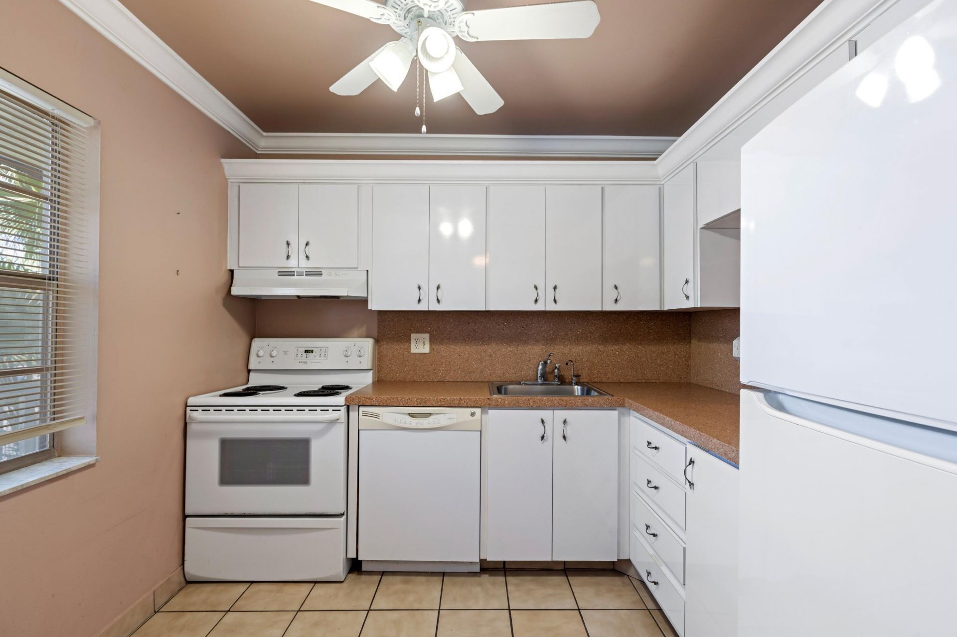 6 Abbey Lane, Unit 206, Delray Beach, FL 33446 Photo