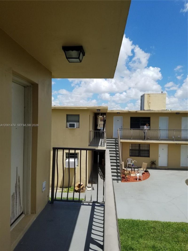 4450 SW 67 Ave, Unit Y, Miami, FL 33155 Photo