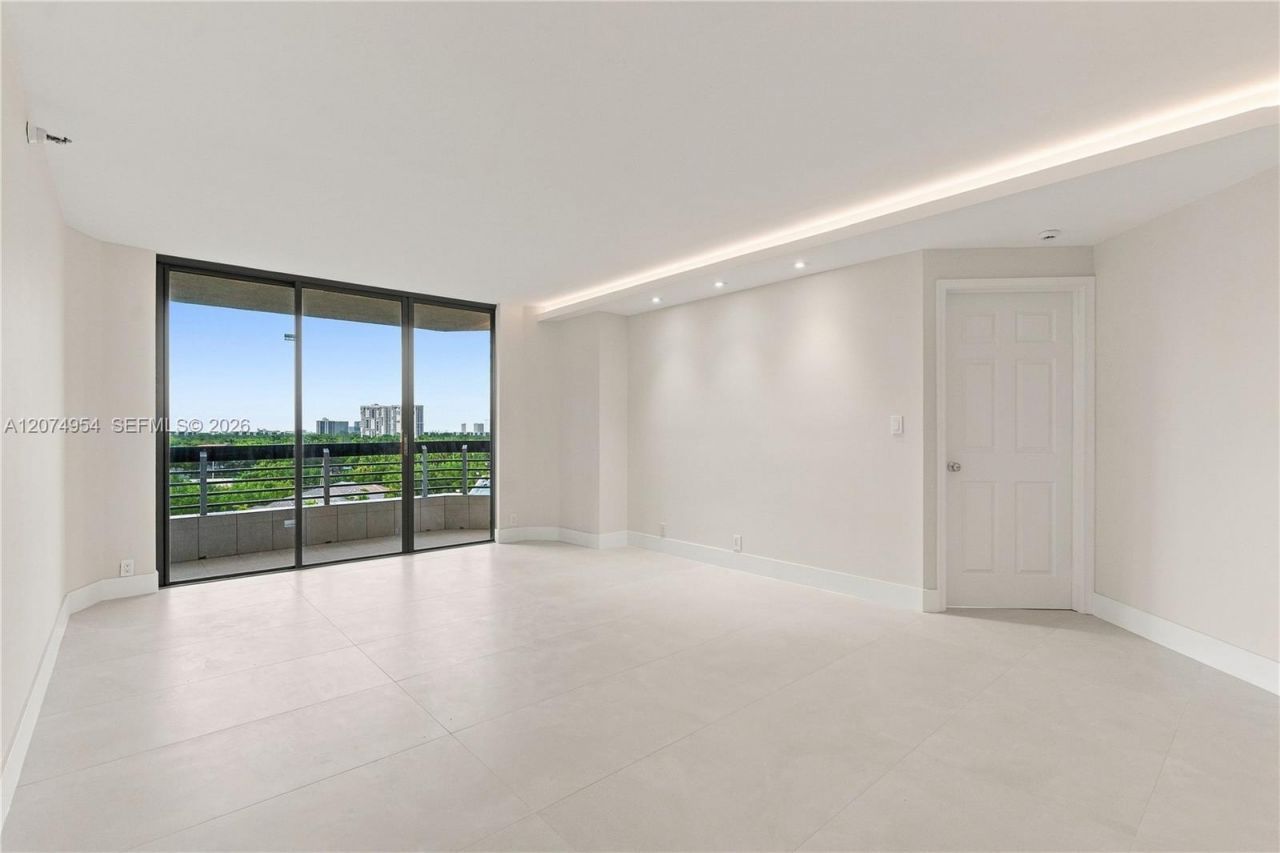 3530 Mystic Pointe Dr, Unit 808, Aventura, FL 33180 Photo