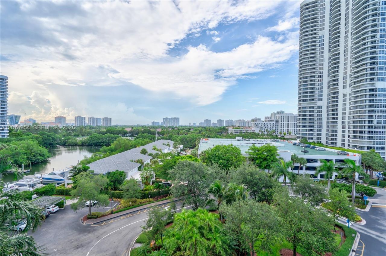 3530 Mystic Pointe Dr, Unit 808, Aventura, FL 33180 Photo