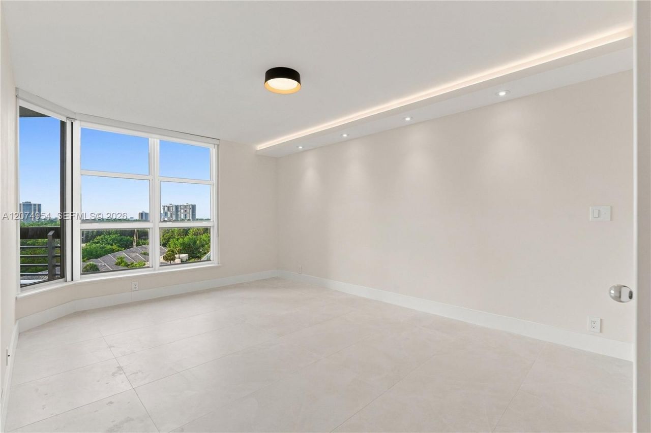 3530 Mystic Pointe Dr, Unit 808, Aventura, FL 33180 Photo