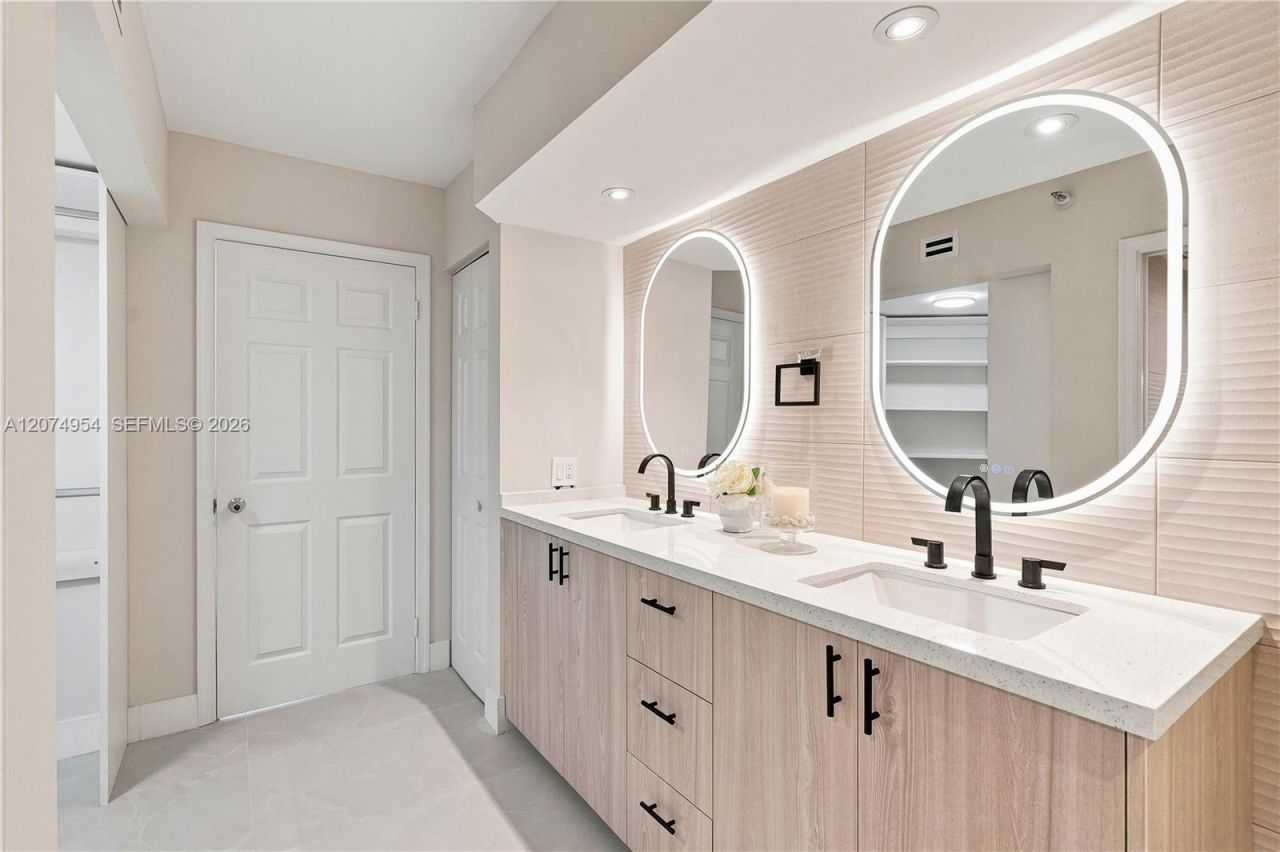 3530 Mystic Pointe Dr, Unit 808, Aventura, FL 33180 Photo