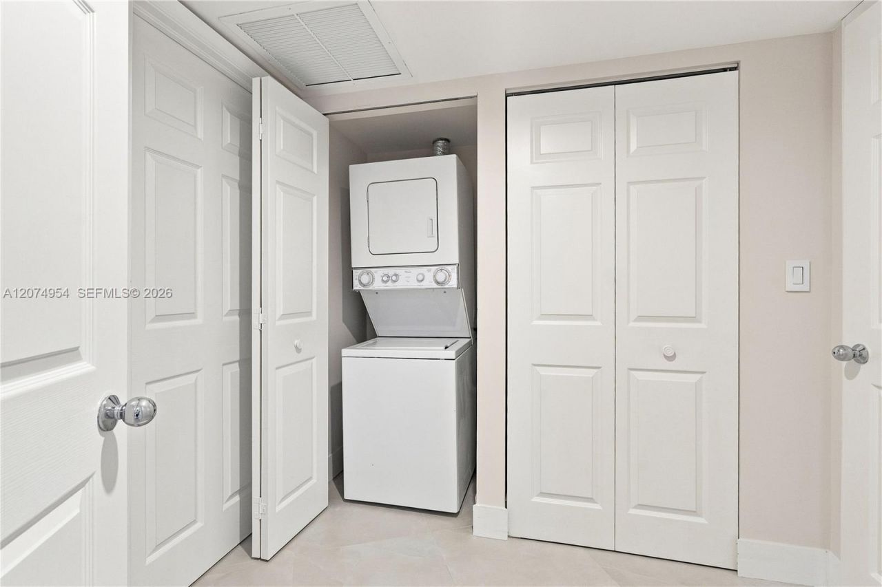 3530 Mystic Pointe Dr, Unit 808, Aventura, FL 33180 Photo