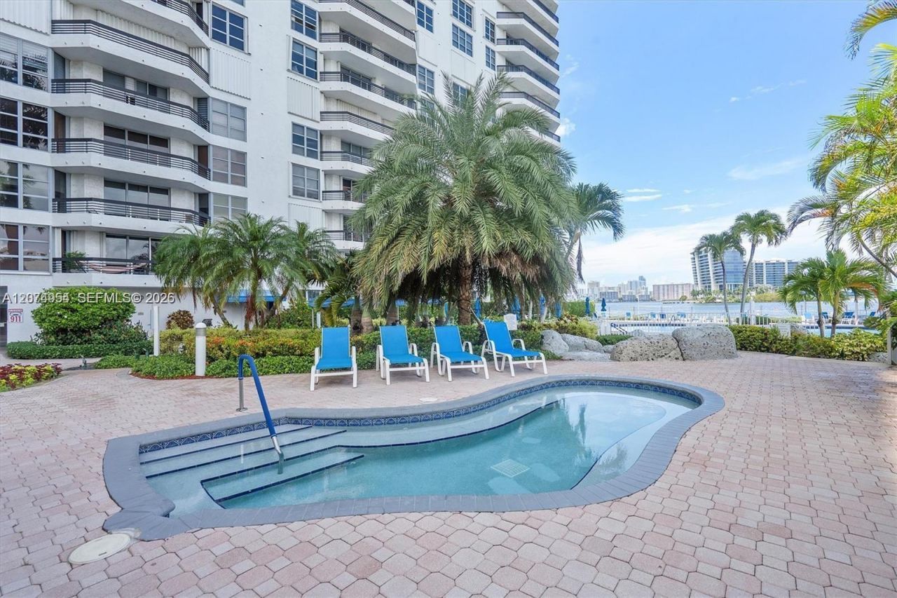 3530 Mystic Pointe Dr, Unit 808, Aventura, FL 33180 Photo