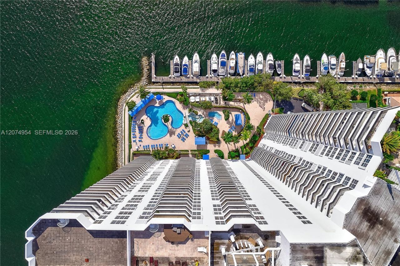 3530 Mystic Pointe Dr, Unit 808, Aventura, FL 33180 Photo