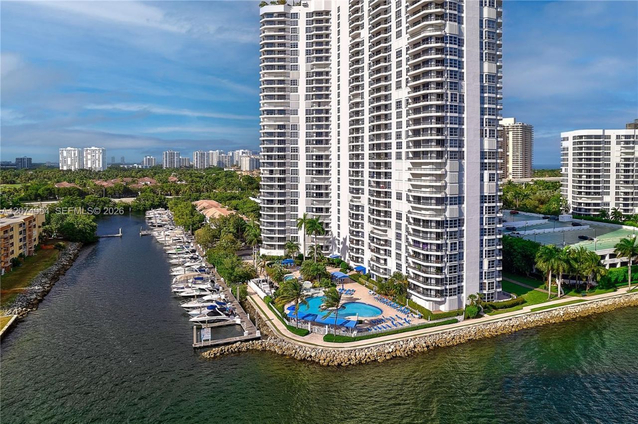 3530 Mystic Pointe Dr, Unit 808, Aventura, FL 33180 Photo