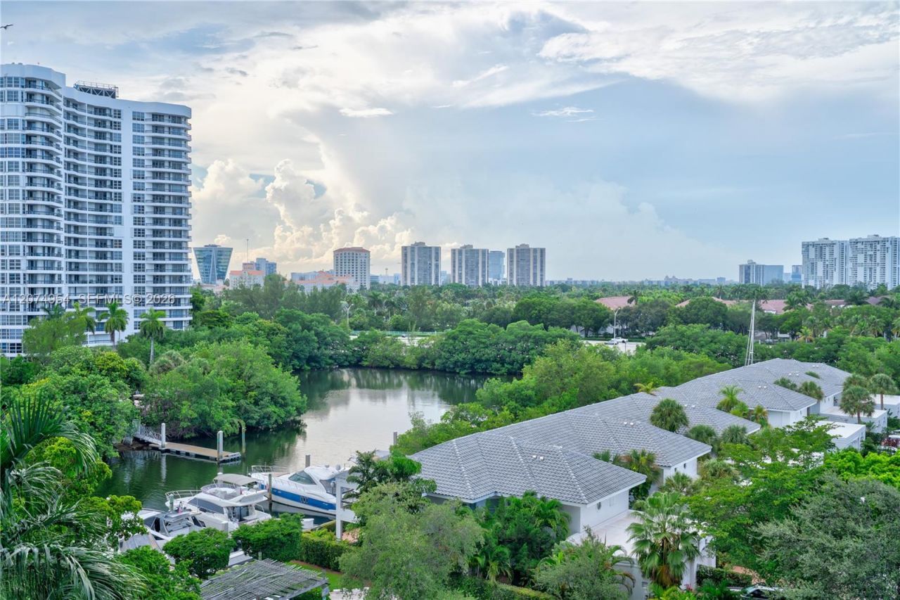3530 Mystic Pointe Dr, Unit 808, Aventura, FL 33180 Photo