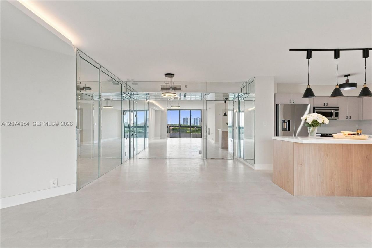 3530 Mystic Pointe Dr, Unit 808, Aventura, FL 33180 Photo