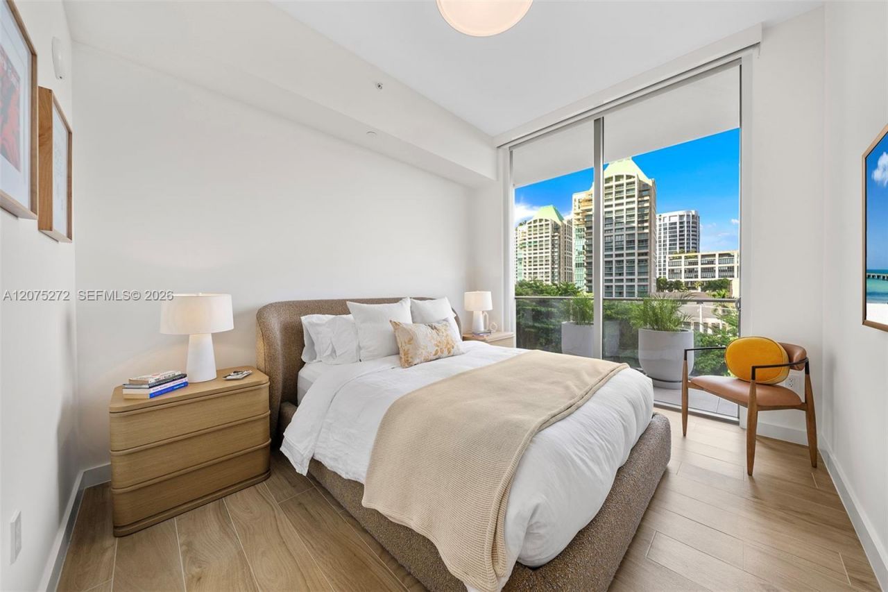 2678 Tigertail Ave, Unit 401, Miami, FL 33133 Photo