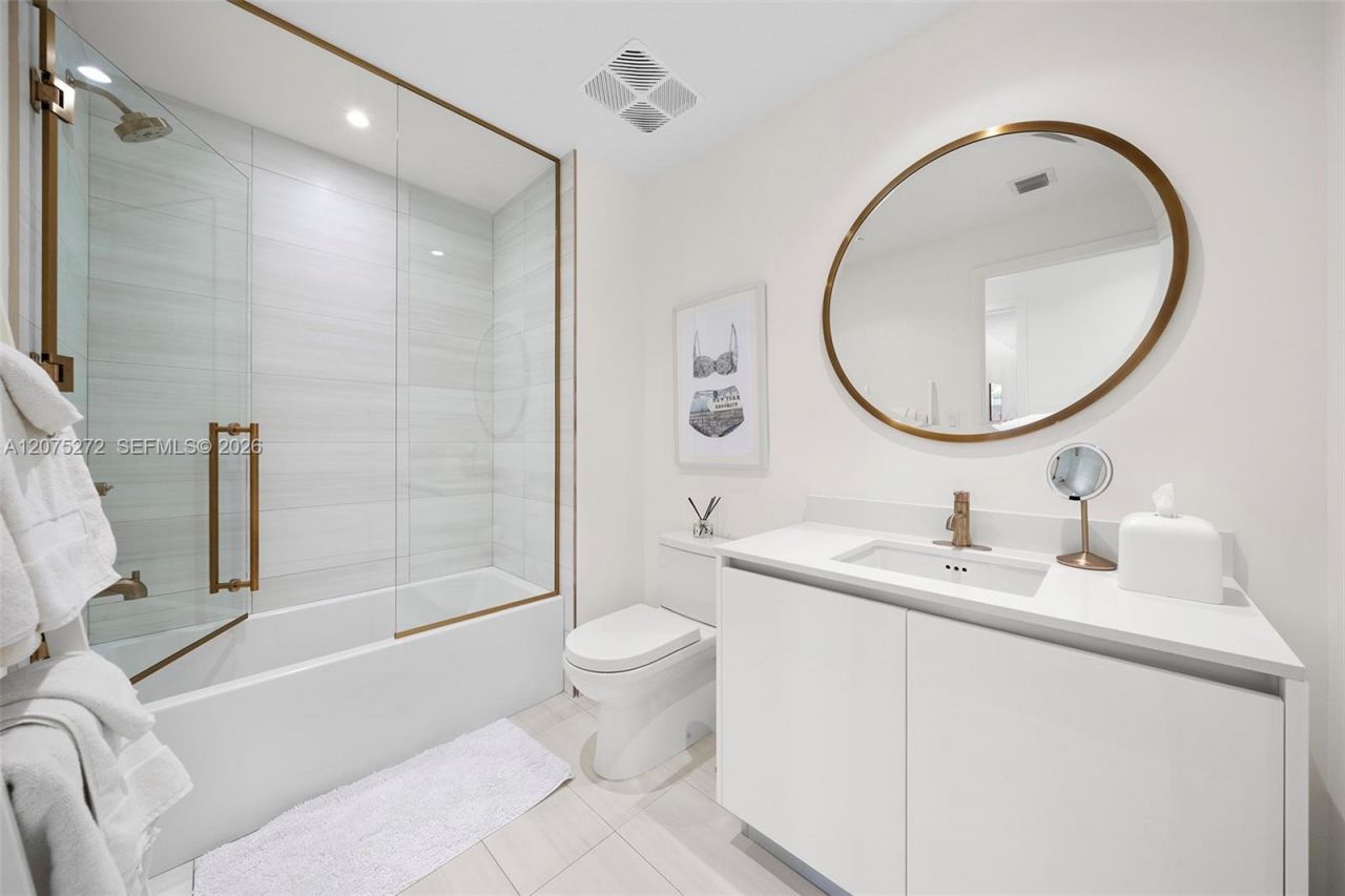 2678 Tigertail Ave, Unit 401, Miami, FL 33133 Photo