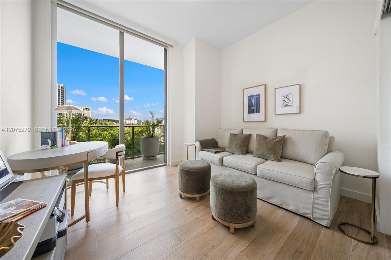 2678 Tigertail Ave, Unit 401, Miami, FL 33133 Photo